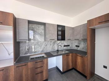 LEFKOŞA GÖNYELİ BÖLGESİNDE SATILIK  YENİ SIFIR TÜRK MALI  PENTHOUSE DAİRE 
