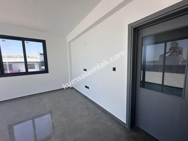 LEFKOŞA GÖNYELİ BÖLGESİNDE SATILIK  YENİ SIFIR TÜRK MALI  PENTHOUSE DAİRE 