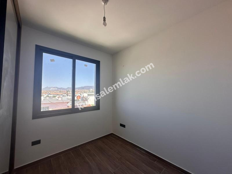 LEFKOŞA GÖNYELİ BÖLGESİNDE SATILIK  YENİ SIFIR TÜRK MALI  PENTHOUSE DAİRE 