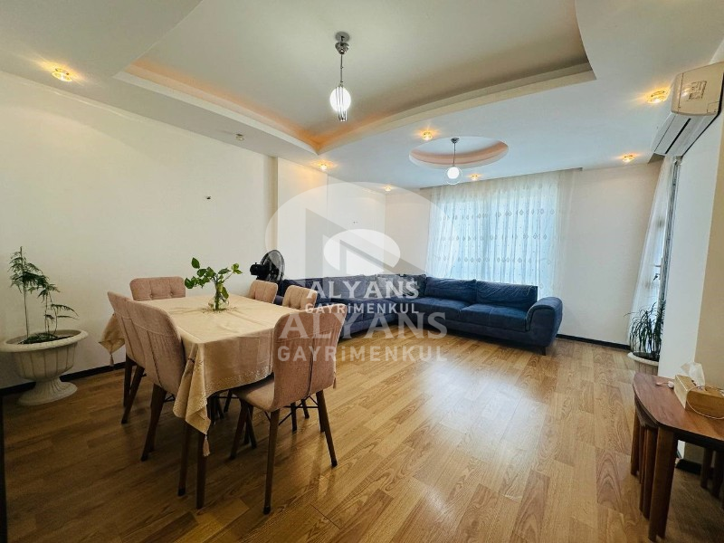 ALYANS'TAN MERKEZİ KONUMDA TEK BLOK OTOPARKLI GENİŞ 3+1
