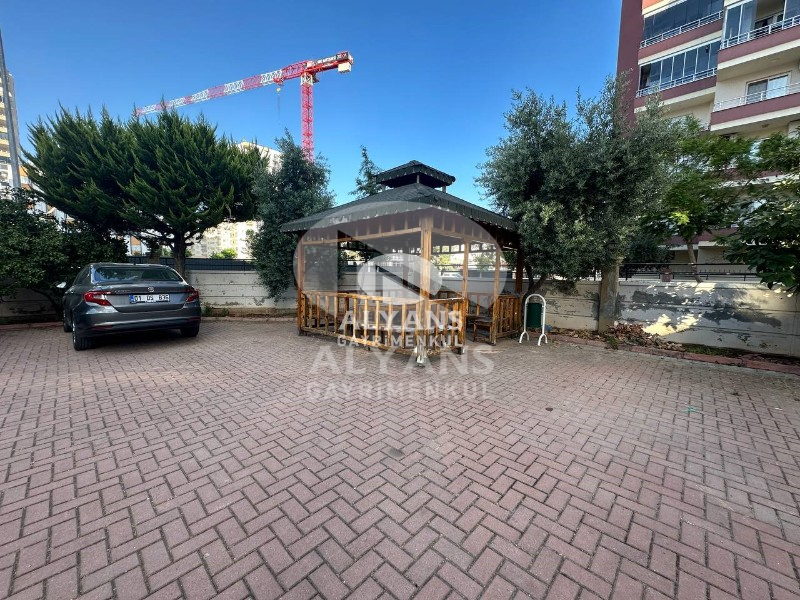 ALYANS'TAN MERKEZİ KONUMDA TEK BLOK OTOPARKLI GENİŞ 3+1