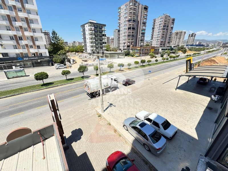 ALYANS'TAN VATAN CADDESİ ÜZERİNDE GENEL İSKANLI LÜKS GENİŞ 3+1