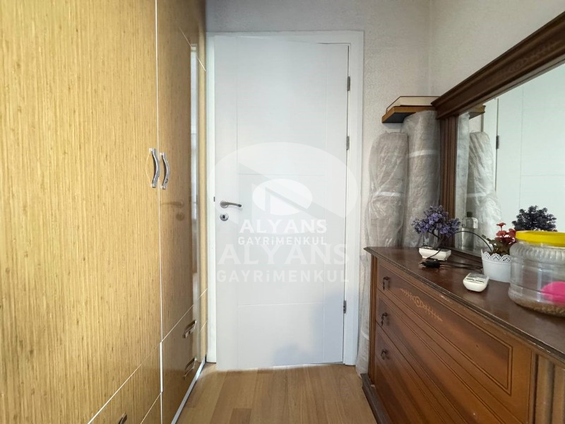 ALYANS'TAN VATAN CADDESİ ÜZERİNDE GENEL İSKANLI LÜKS GENİŞ 3+1