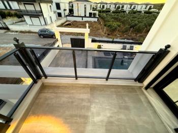 Didim'de 300 Metre Arsa Üzerinde Satılık 4+1 Villa
