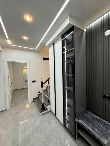 Didim'de 300 Metre Arsa Üzerinde Satılık 4+1 Villa
