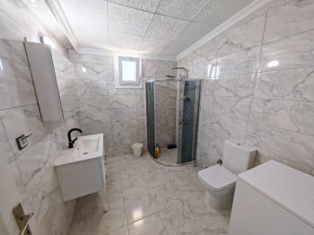 Didim Özgür Deniz Sitesi'nde Denize Yakın Satılık Havuzlu Villa