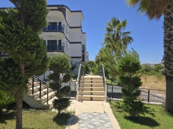 Altınkum da Havuzlu Site İçerisinde Satılık 3+1 Yazlık Villa