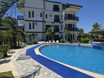 Altınkum da Havuzlu Site İçerisinde Satılık 3+1 Yazlık Villa