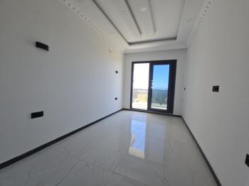 Altınkum da Havuzlu Site İçerisinde Satılık 3+1 Yazlık Villa