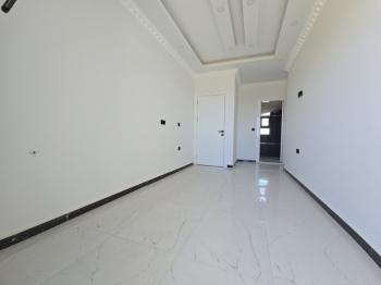 Altınkum da Havuzlu Site İçerisinde Satılık 3+1 Yazlık Villa