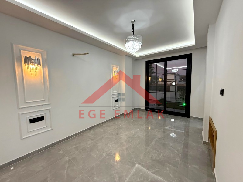 Didim'de 300 Metre Arsa Üzerinde Satılık 4+1 Villa