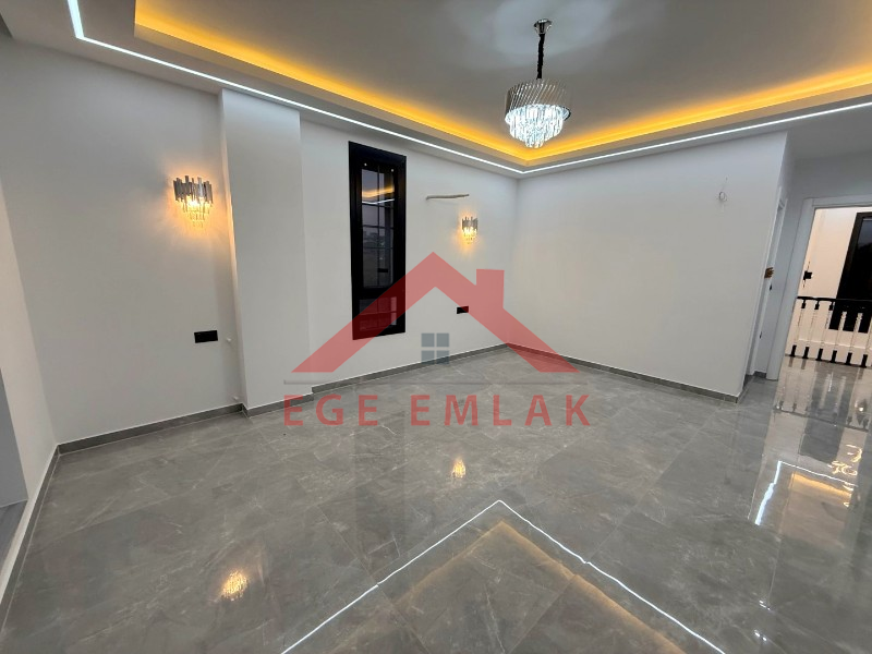 Didim'de 300 Metre Arsa Üzerinde Satılık 4+1 Villa