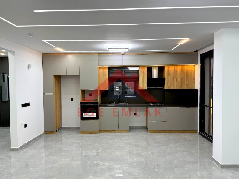 Didim'de 300 Metre Arsa Üzerinde Satılık 4+1 Villa