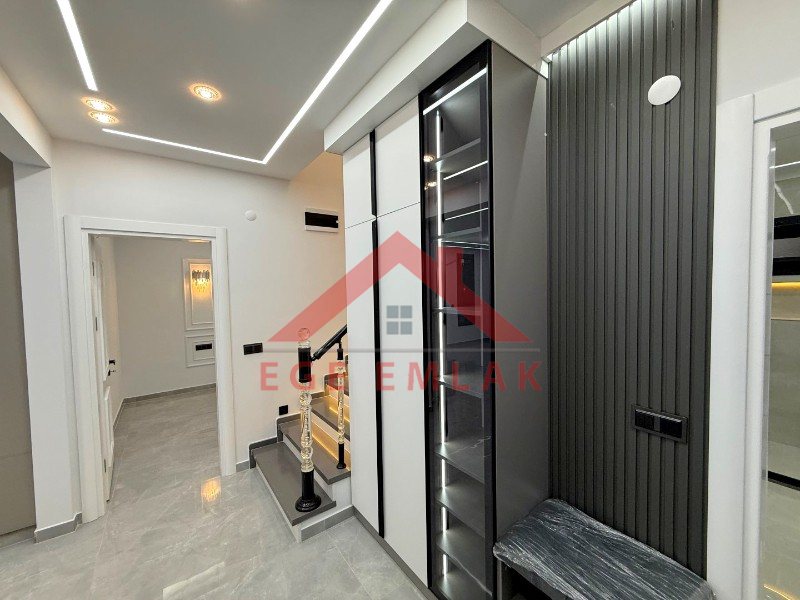 Didim'de 300 Metre Arsa Üzerinde Satılık 4+1 Villa