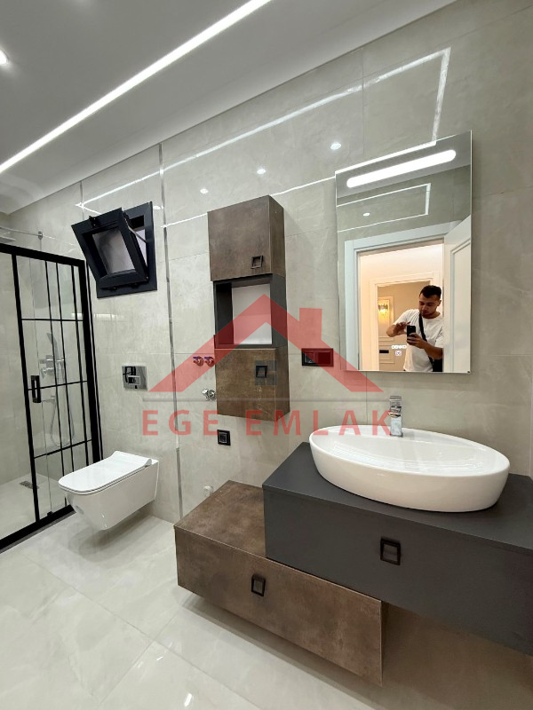 Didim'de 300 Metre Arsa Üzerinde Satılık 4+1 Villa