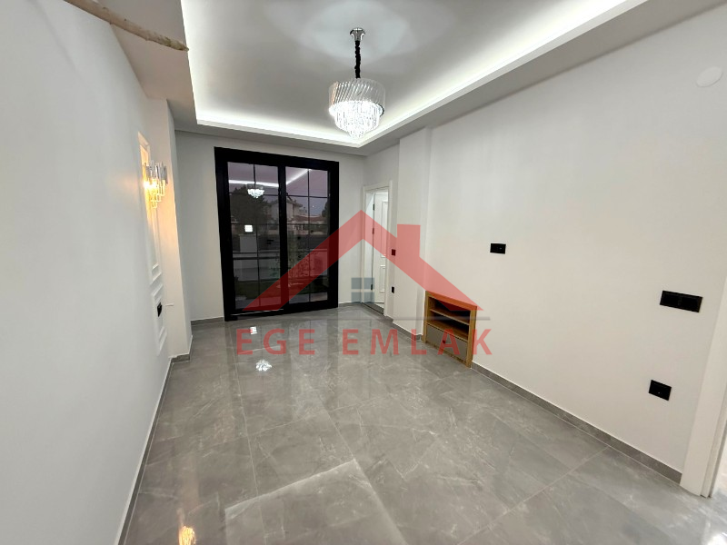 Didim'de 300 Metre Arsa Üzerinde Satılık 4+1 Villa