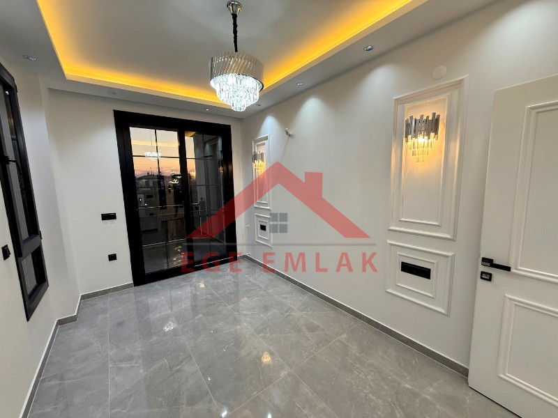 Didim'de 300 Metre Arsa Üzerinde Satılık 4+1 Villa