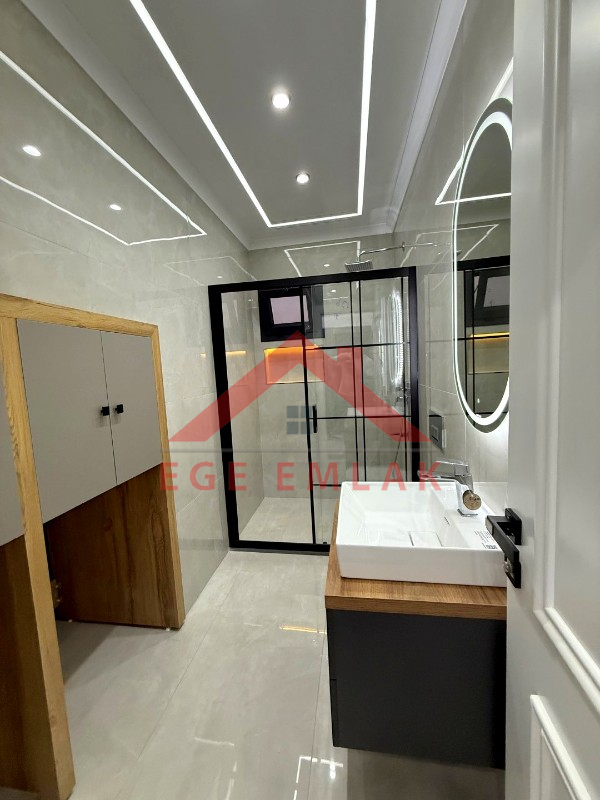 Didim'de 300 Metre Arsa Üzerinde Satılık 4+1 Villa