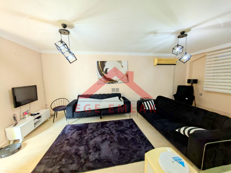 Didim Özgür Deniz Sitesi'nde Denize Yakın Satılık Havuzlu Villa