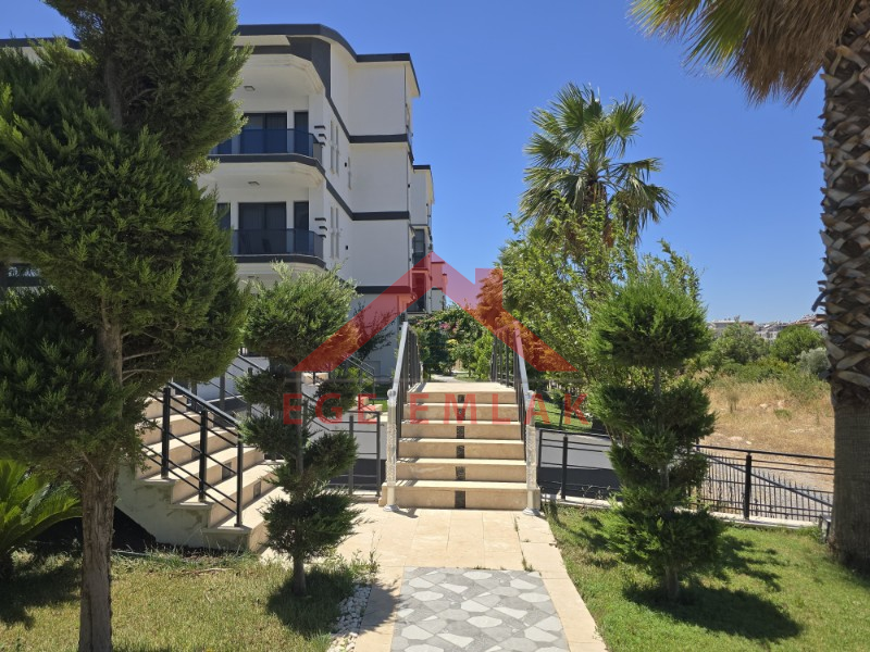 Altınkum da Havuzlu Site İçerisinde Satılık 3+1 Yazlık Villa