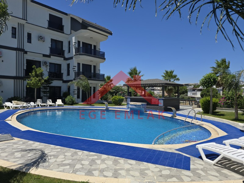Altınkum da Havuzlu Site İçerisinde Satılık 3+1 Yazlık Villa