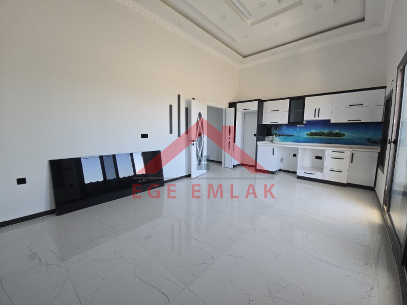 Altınkum da Havuzlu Site İçerisinde Satılık 3+1 Yazlık Villa