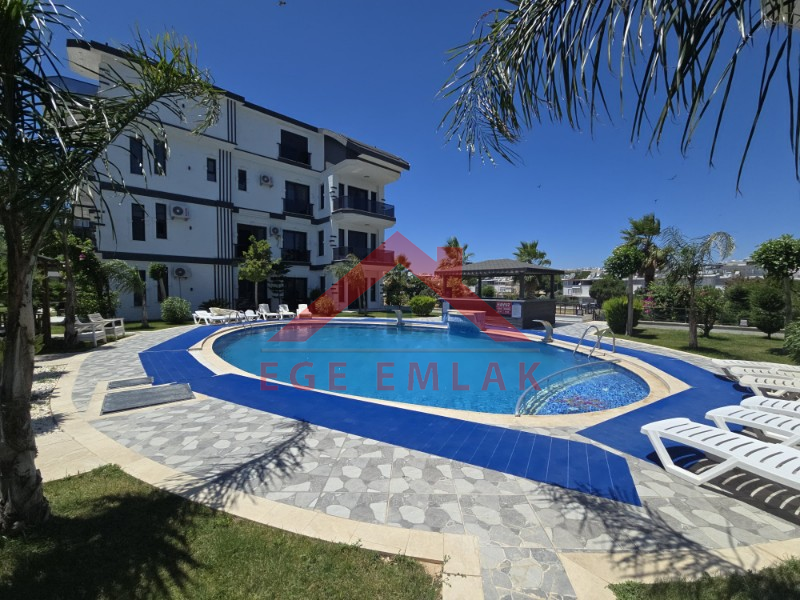 Altınkum da Havuzlu Site İçerisinde Satılık 3+1 Yazlık Villa