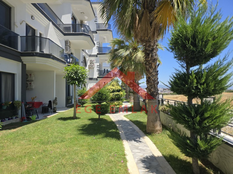 Altınkum da Havuzlu Site İçerisinde Satılık 3+1 Yazlık Villa