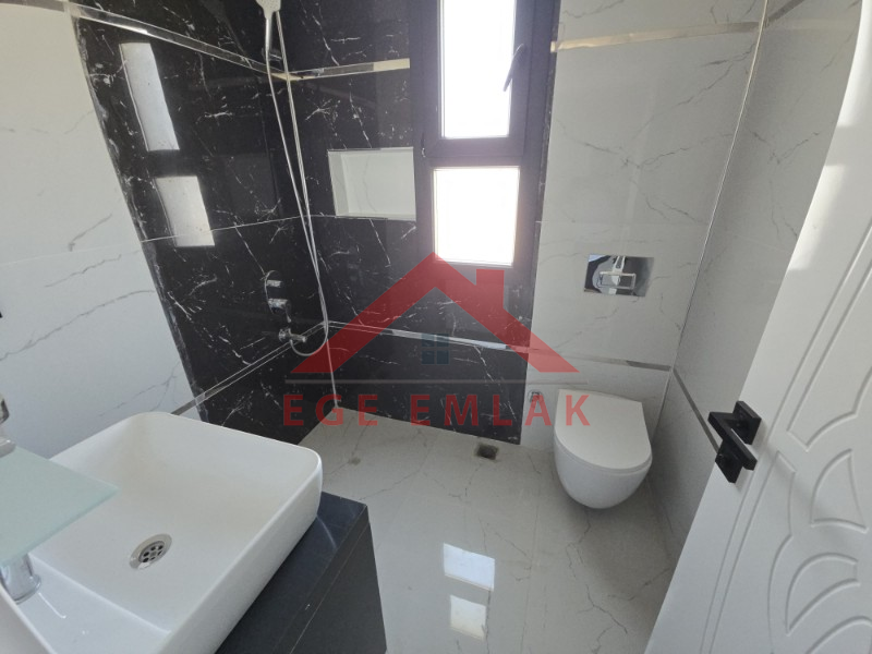 Altınkum da Havuzlu Site İçerisinde Satılık 3+1 Yazlık Villa