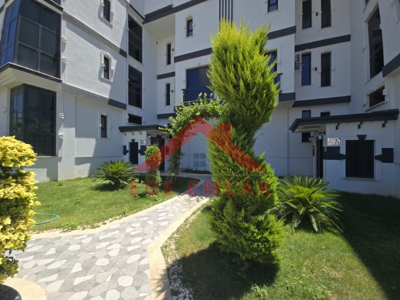 Altınkum da Havuzlu Site İçerisinde Satılık 3+1 Yazlık Villa