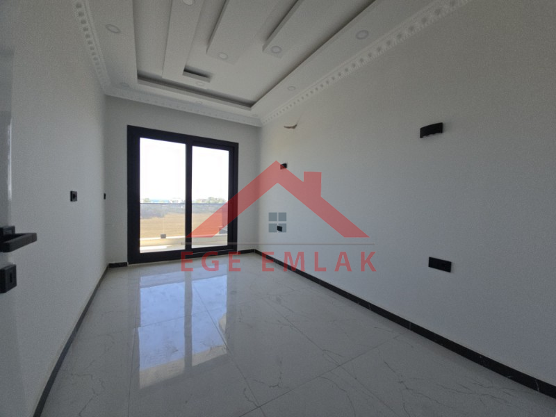 Altınkum da Havuzlu Site İçerisinde Satılık 3+1 Yazlık Villa