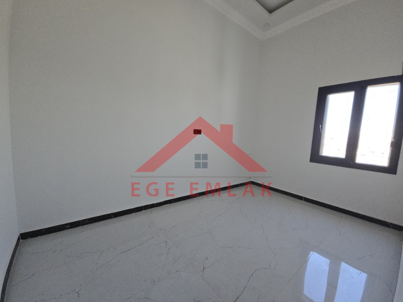 Altınkum da Havuzlu Site İçerisinde Satılık 3+1 Yazlık Villa