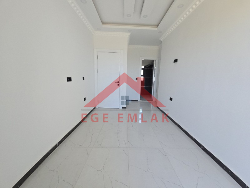 Altınkum da Havuzlu Site İçerisinde Satılık 3+1 Yazlık Villa