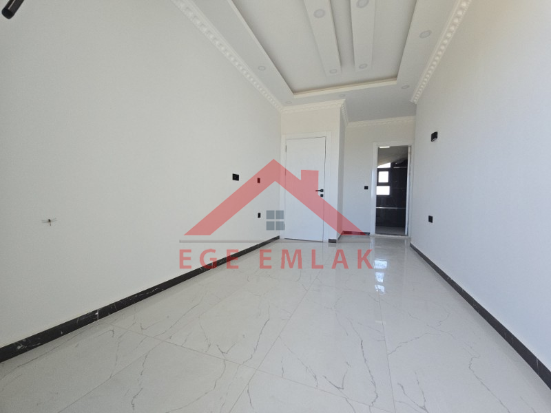 Altınkum da Havuzlu Site İçerisinde Satılık 3+1 Yazlık Villa