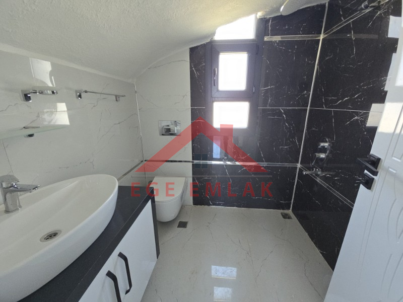 Altınkum da Havuzlu Site İçerisinde Satılık 3+1 Yazlık Villa