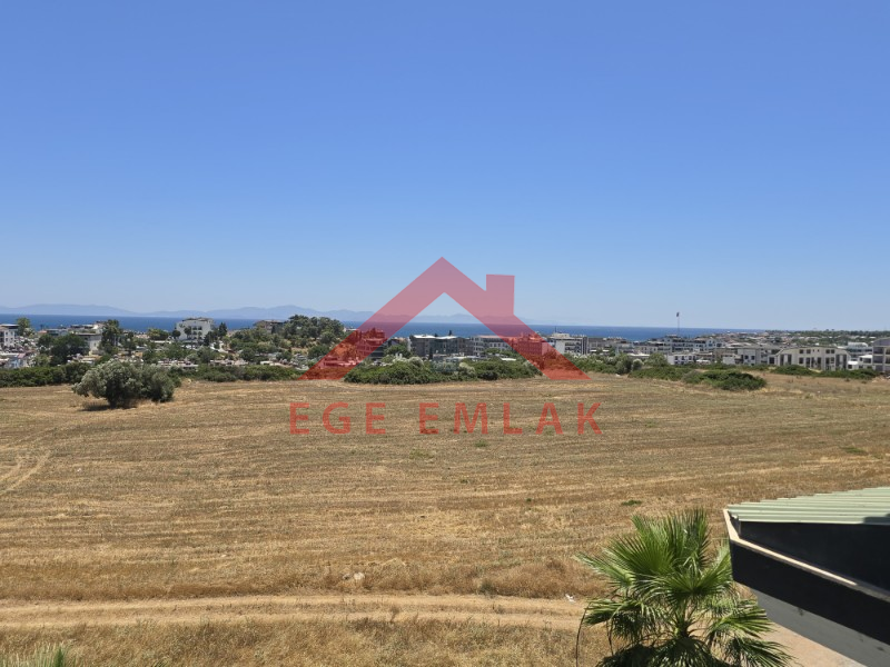 Altınkum da Havuzlu Site İçerisinde Satılık 3+1 Yazlık Villa