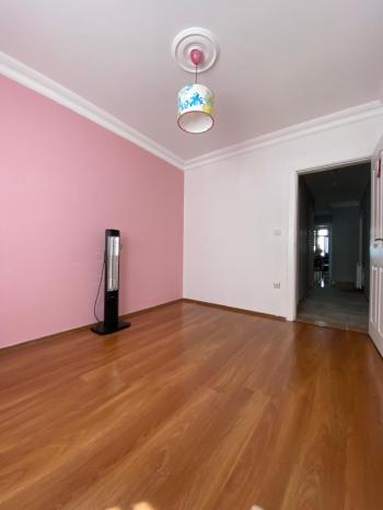 Güzelyalı SATILIK Daire  3 + 1, 110 m² 3 katlı bina da 2. kat
