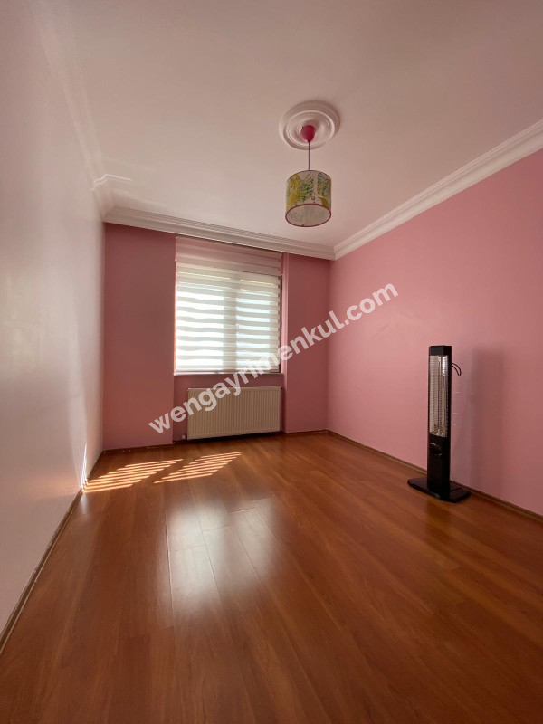 Güzelyalı SATILIK Daire  3 + 1, 110 m² 3 katlı bina da 2. kat