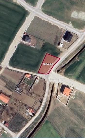 GÜVENAY – ÇORUM MERKEZ İBRAHİM ÇAYIRI MEVKİ 1000 M² SATILIK KÖŞEBAŞI VİLLA ARSASI