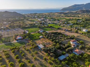 MUĞLA DATÇA KARAKÖYDE SATILIK TARLA EV VE AHIR
