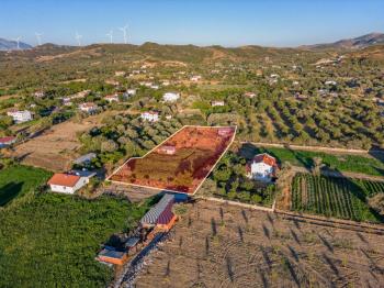 MUĞLA DATÇA KARAKÖYDE SATILIK TARLA EV VE AHIR