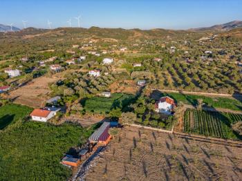 MUĞLA DATÇA KARAKÖYDE SATILIK TARLA EV VE AHIR