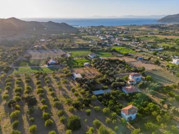 MUĞLA DATÇA KARAKÖYDE SATILIK TARLA EV VE AHIR