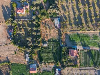 MUĞLA DATÇA KARAKÖYDE SATILIK TARLA EV VE AHIR