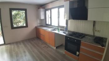 A24 Vizyondan Şirinyerde Balkon Bahçe 1+1 D.gaz Kombi