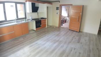 A24 Vizyondan Şirinyerde Balkon Bahçe 1+1 D.gaz Kombi