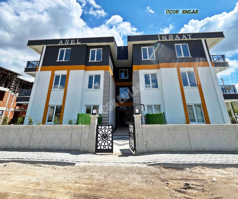 AFYON ÜÇOK EMLAKTAN MAREŞAL F ÇAKMAK MAH KİRALIK 3+1 ARAKAT SIFIR DAİRE