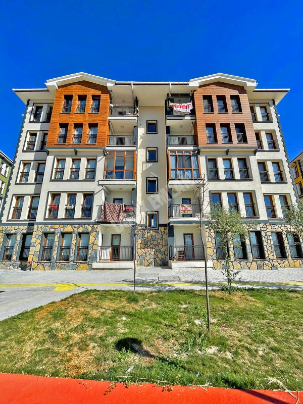 AFYON ÜÇOK EMLAKTAN ÇETİNKAYA TOKİ DE KİRALIK ANKASTRELİ 3+1 ARAKAT DAİRE