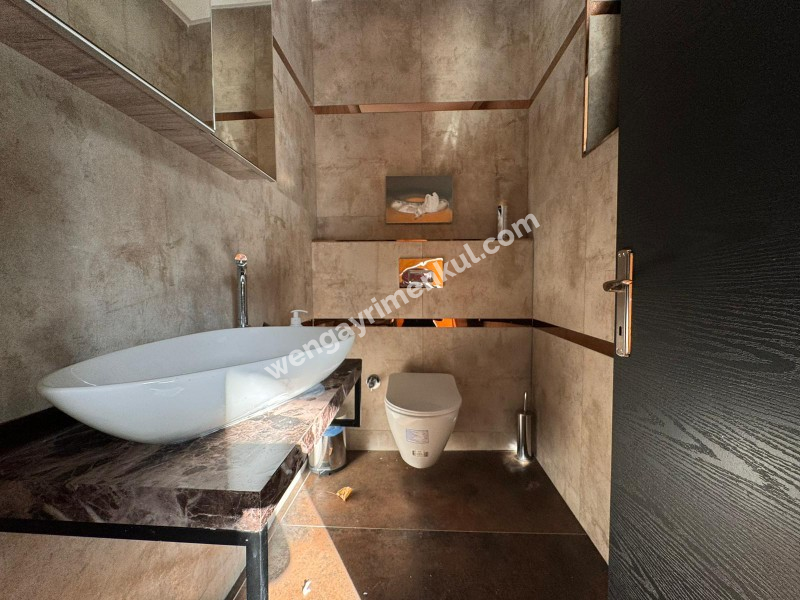 LEVENT'TE KİRALIK 700 M2 MÜSTAKİL VİLLA / OFİS / İŞ YERİ