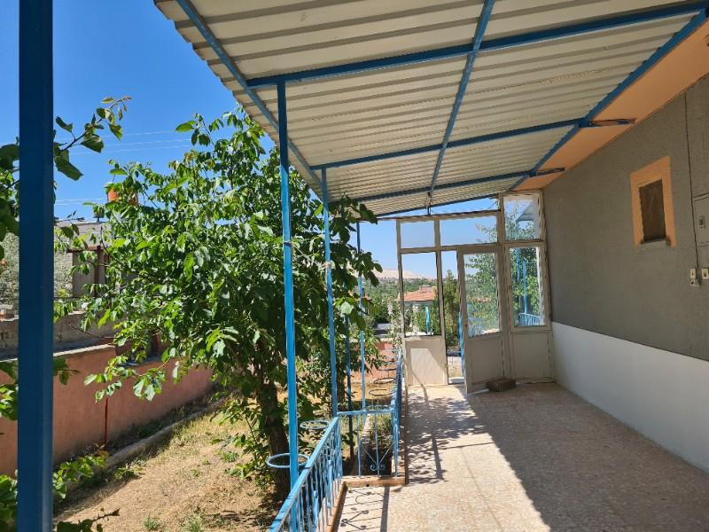 GÜMÜŞLER   ESKİDE   SATILIK  BAHÇELİ  MÜSTAKİL EV